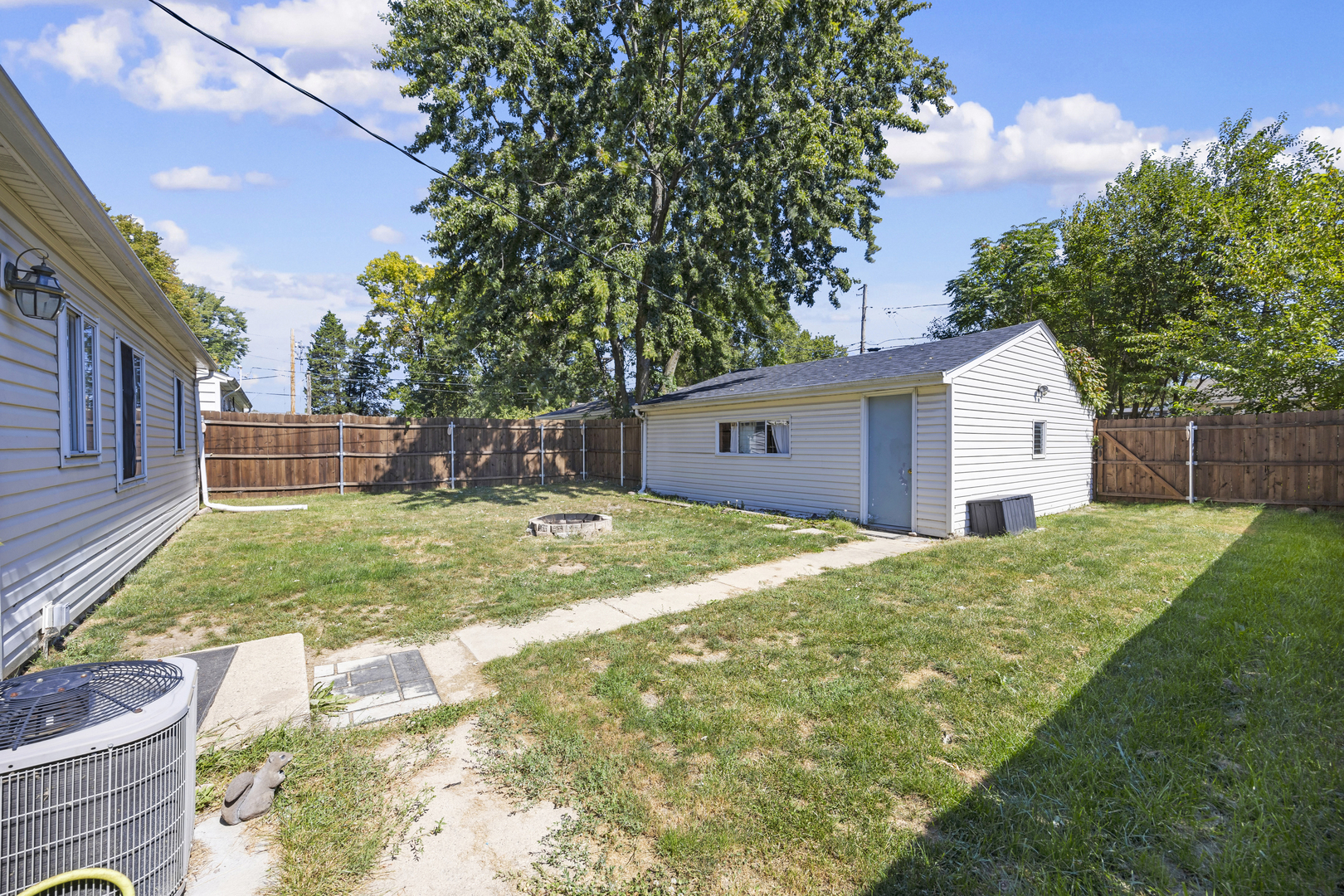 402 Oneill Street, Joliet, IL 60436