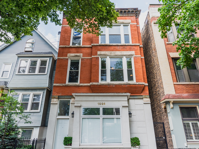 1026 W Roscoe Street #2, Chicago, IL 60657