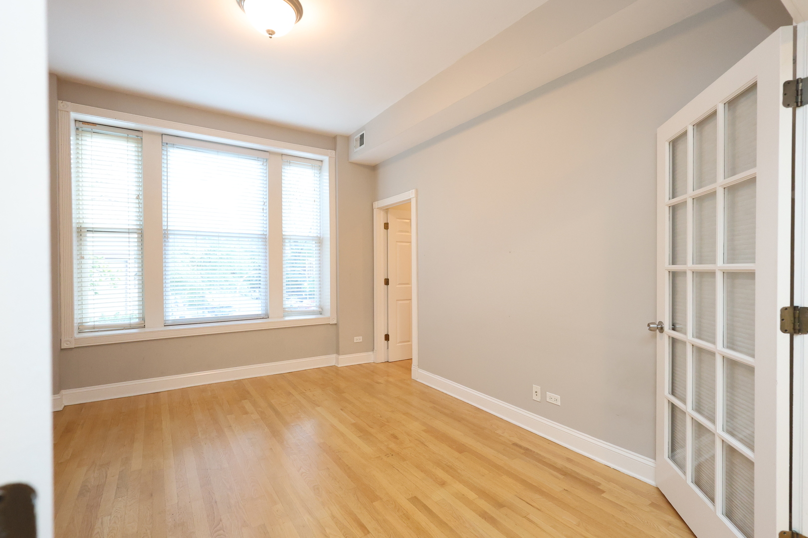 1026 W Roscoe Street #2, Chicago, IL 60657
