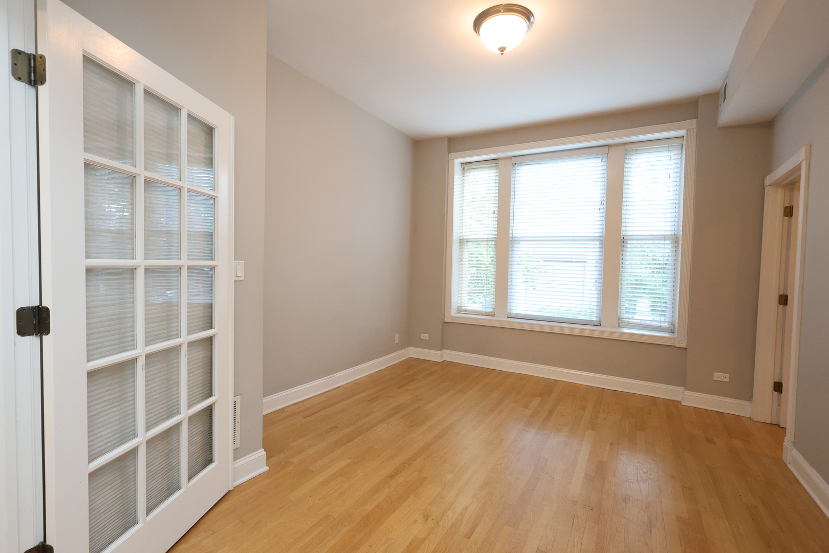 1026 W Roscoe Street #2, Chicago, IL 60657