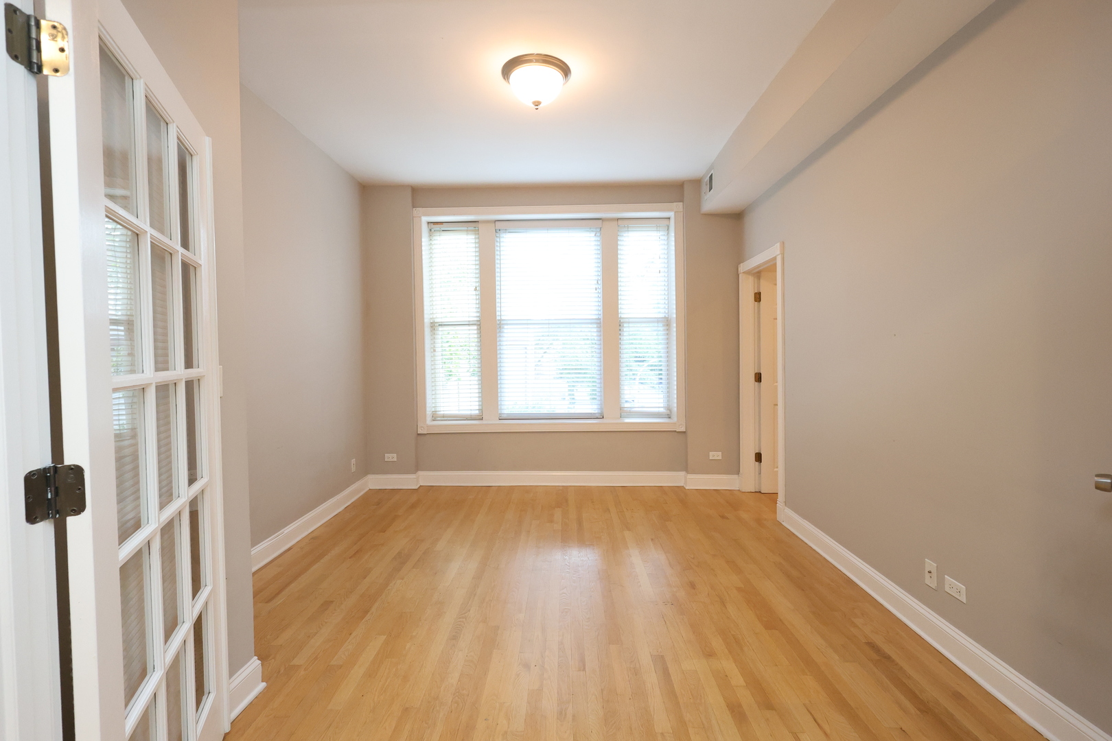 1026 W Roscoe Street #2, Chicago, IL 60657