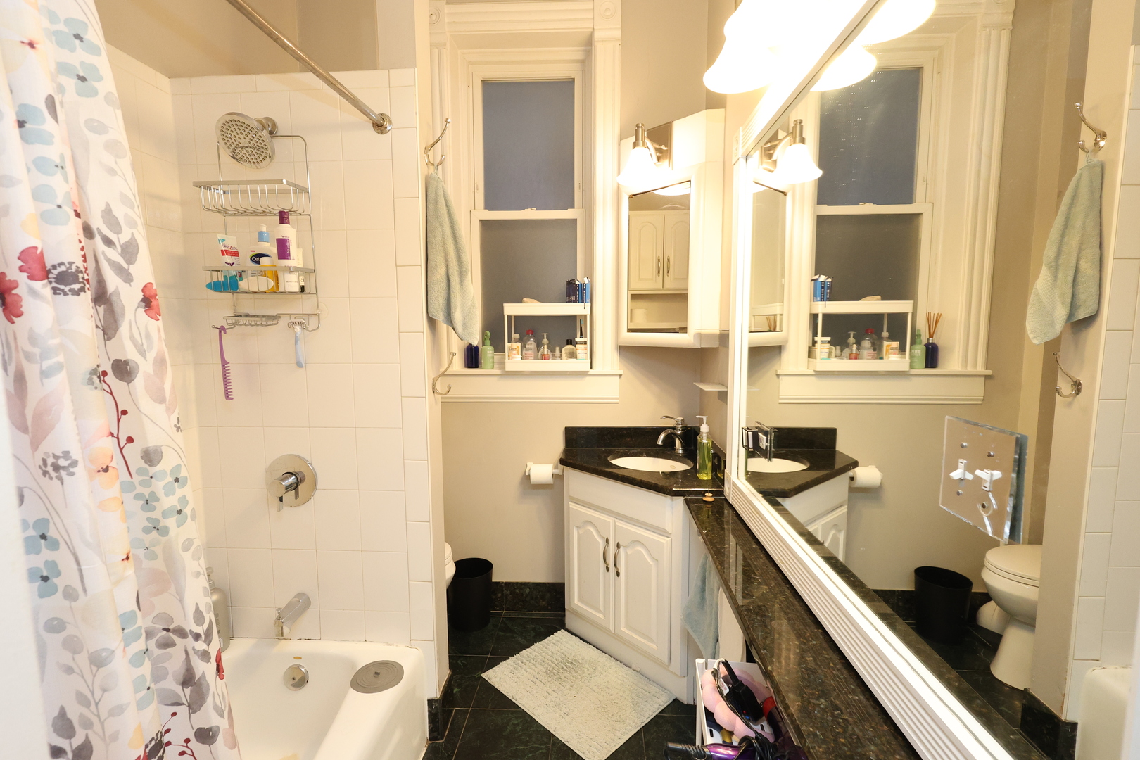 1026 W Roscoe Street #2, Chicago, IL 60657