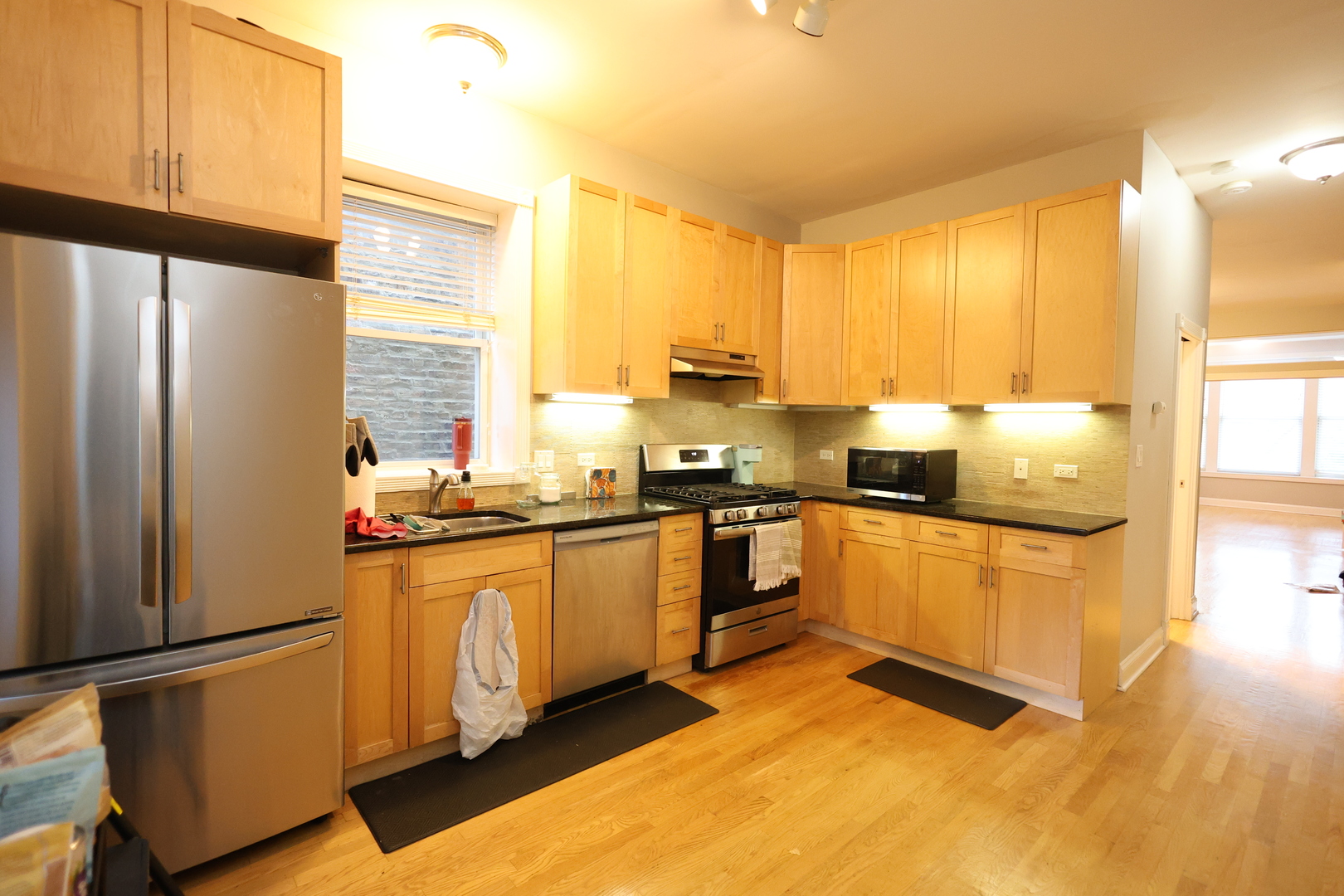 1026 W Roscoe Street #2, Chicago, IL 60657