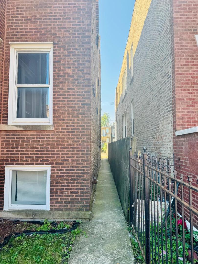 4935 W Monroe Street, Chicago, IL 60644