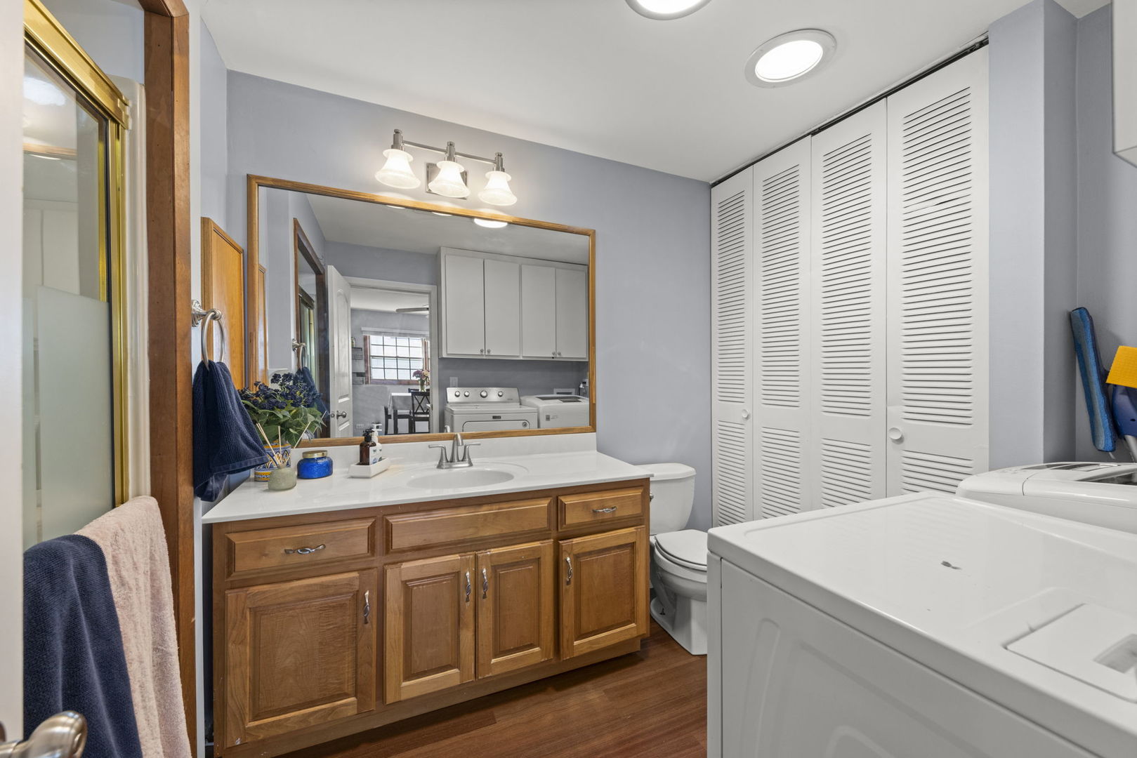 490 N Chatham Avenue, Villa Park, IL 60181