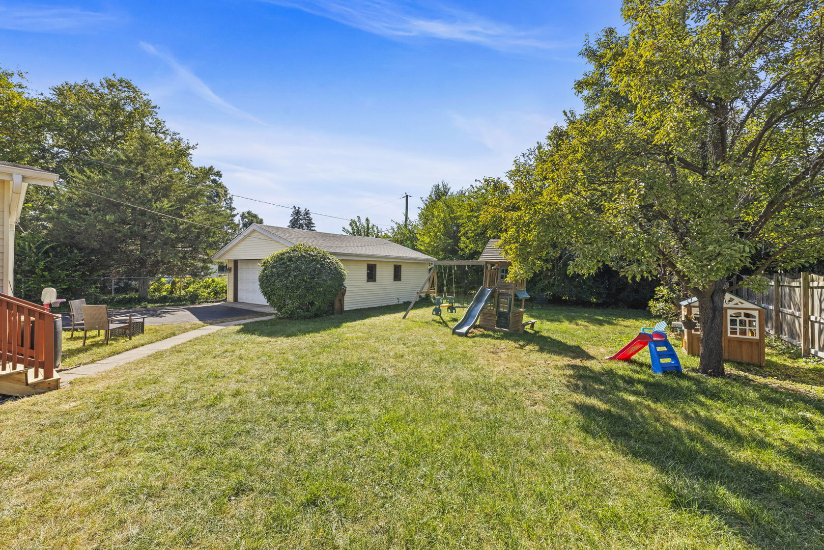 490 N Chatham Avenue, Villa Park, IL 60181
