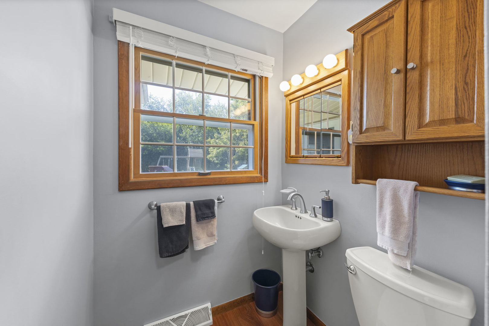 490 N Chatham Avenue, Villa Park, IL 60181