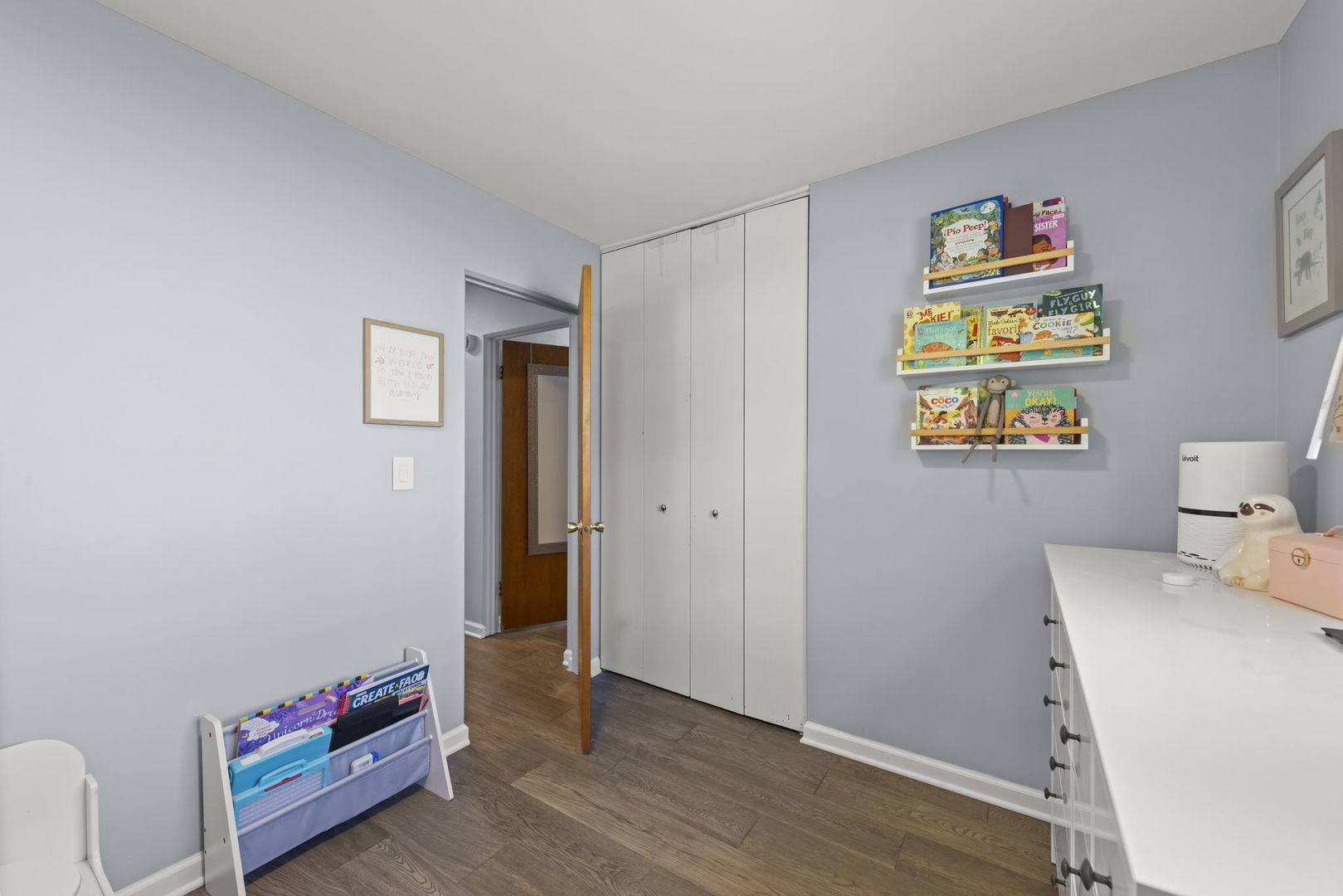 490 N Chatham Avenue, Villa Park, IL 60181