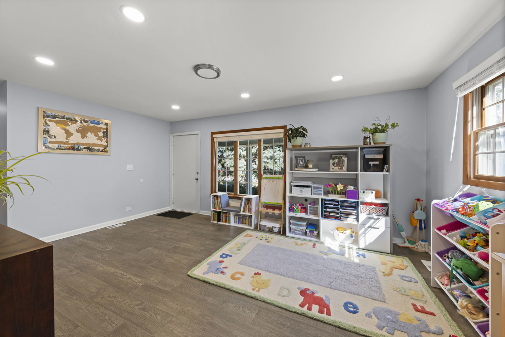 490 N Chatham Avenue, Villa Park, IL 60181