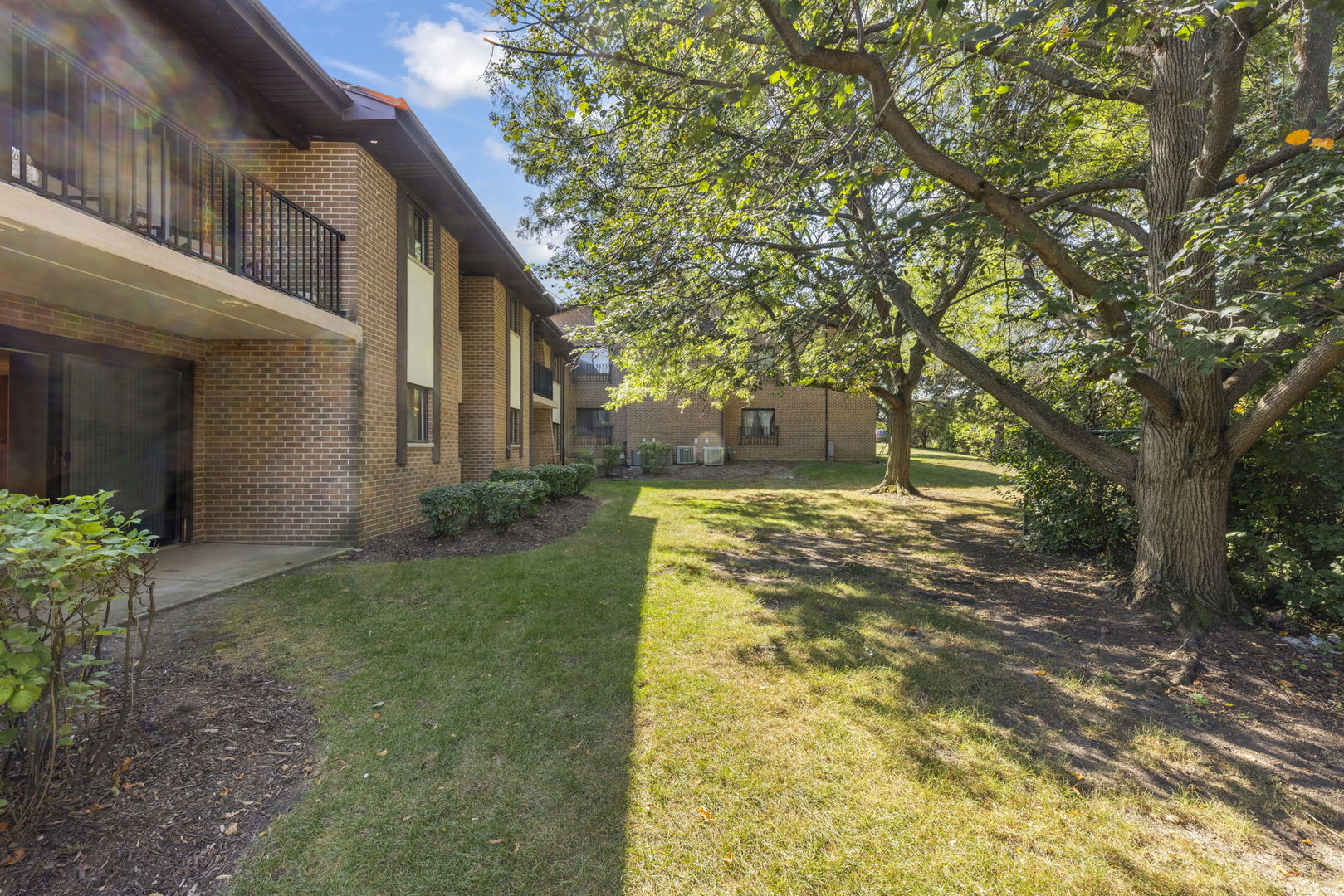 8202 Piers Drive #1302, Woodridge, IL 60517