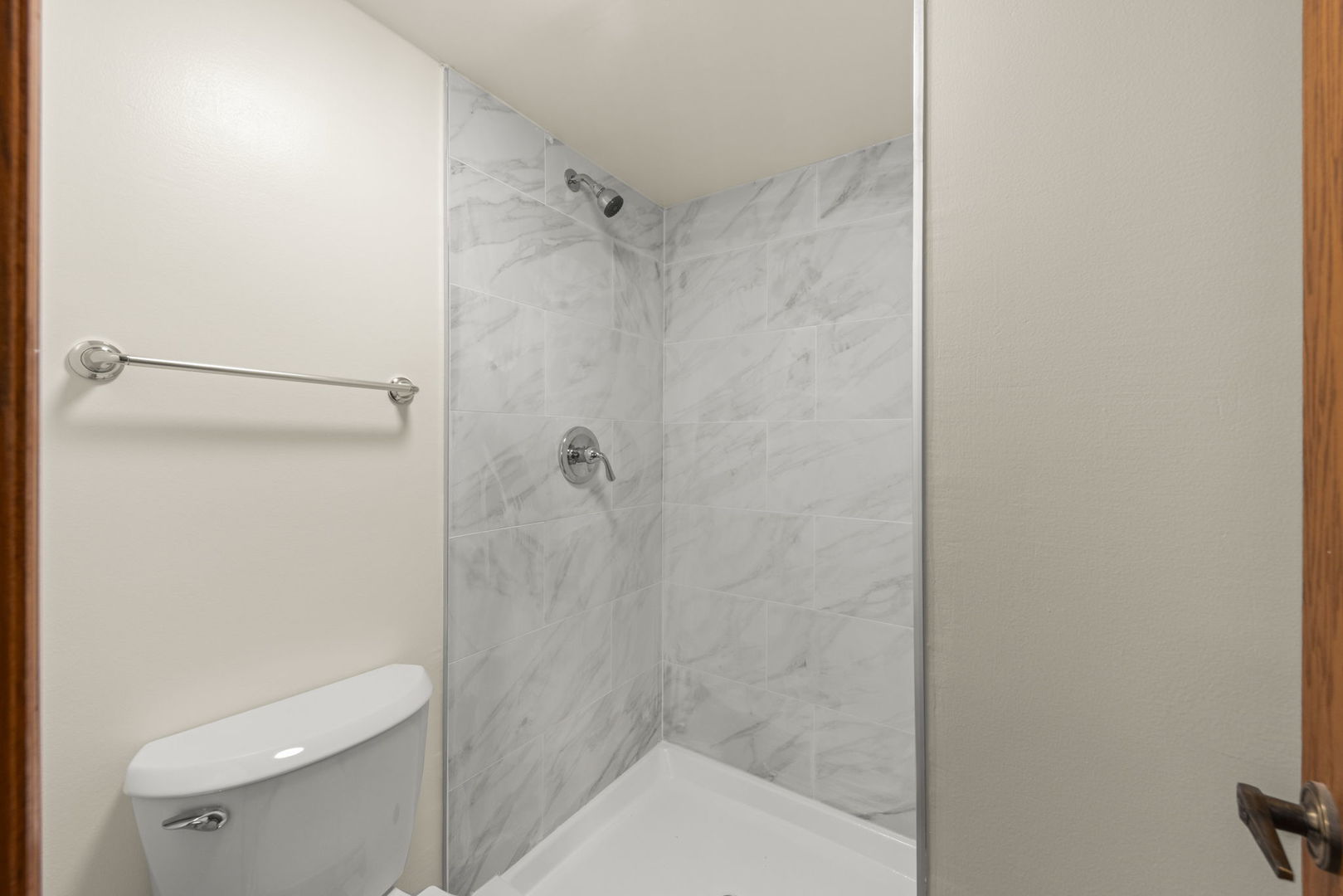 8202 Piers Drive #1302, Woodridge, IL 60517