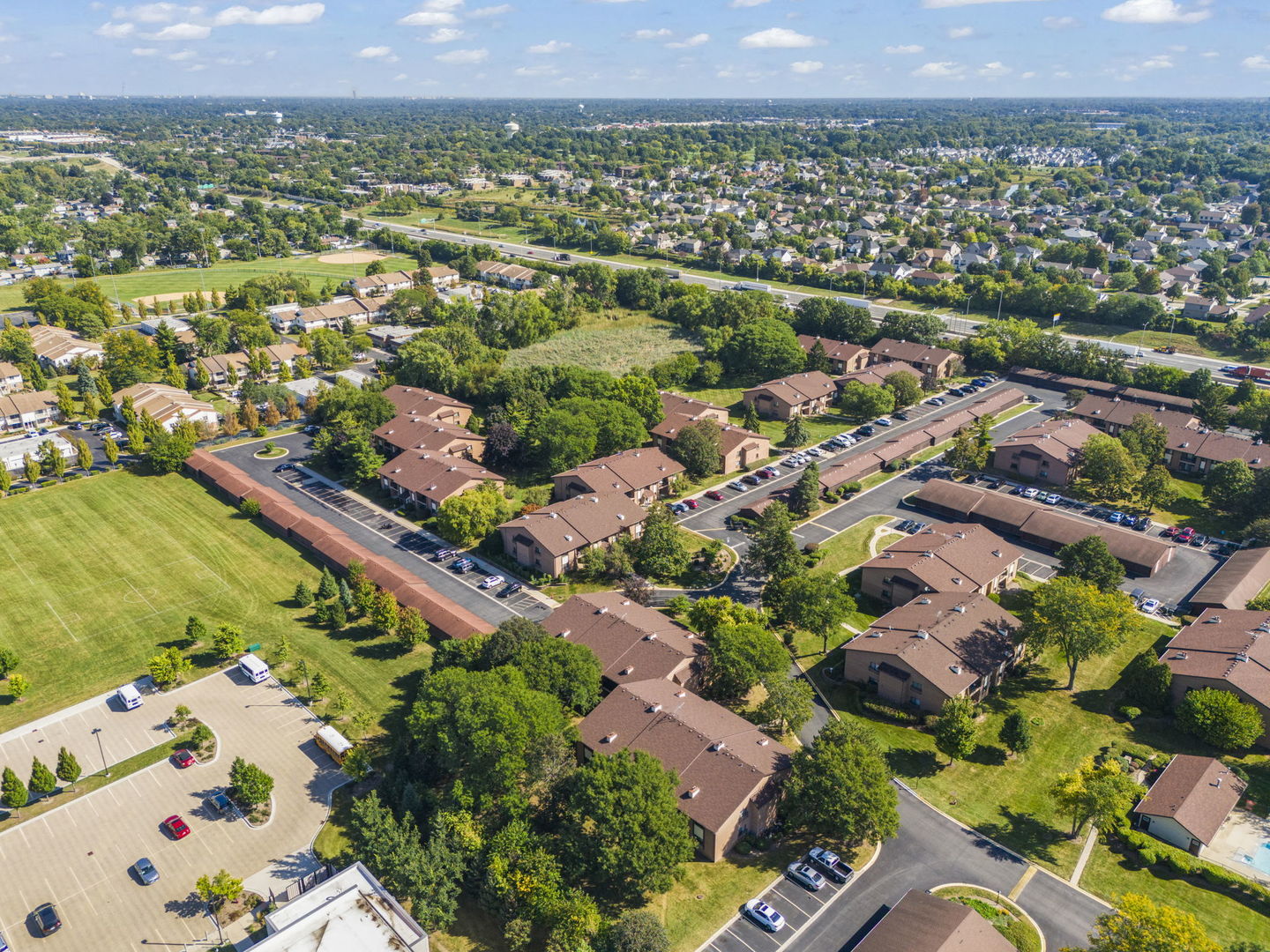 8202 Piers Drive #1302, Woodridge, IL 60517