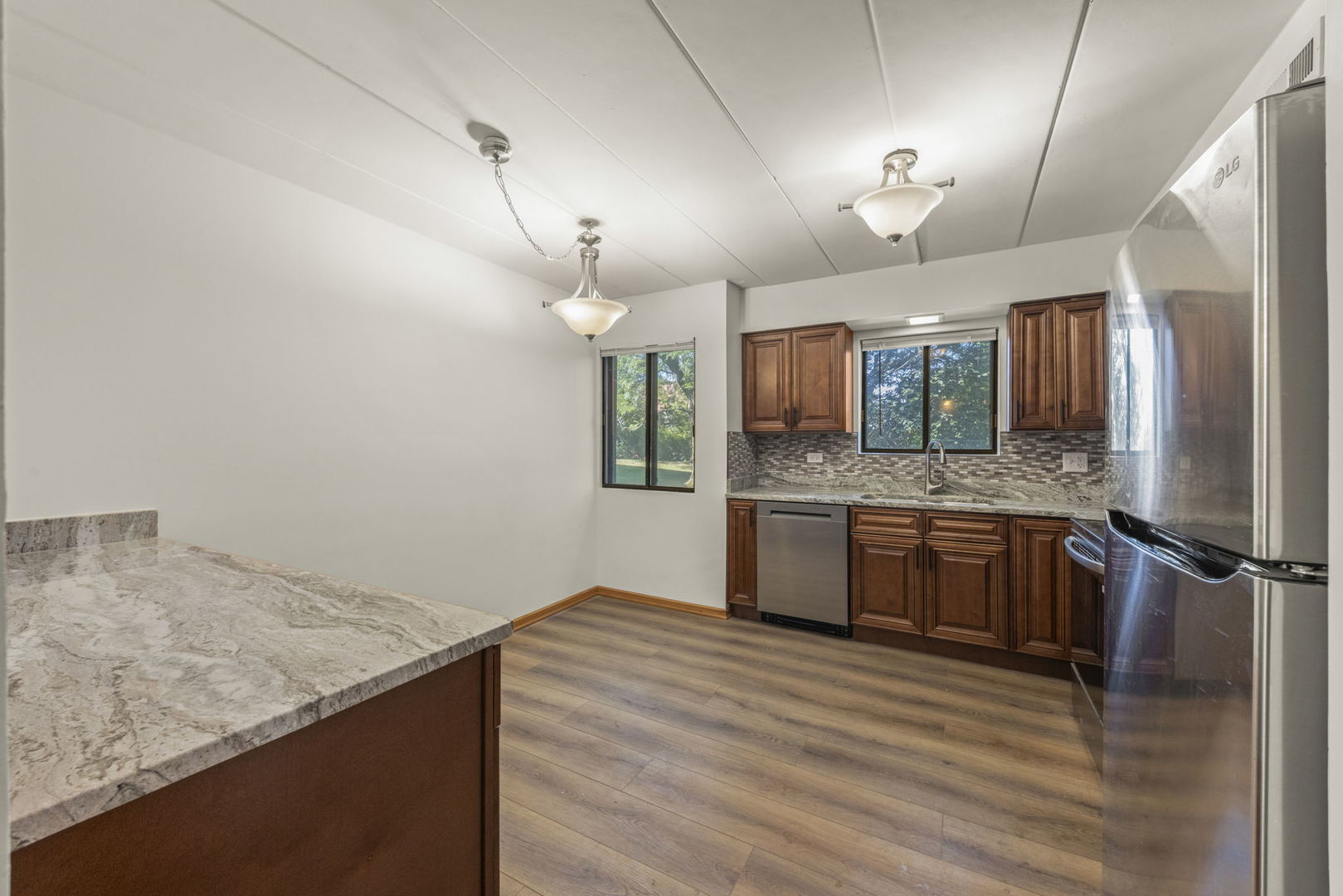 8202 Piers Drive #1302, Woodridge, IL 60517