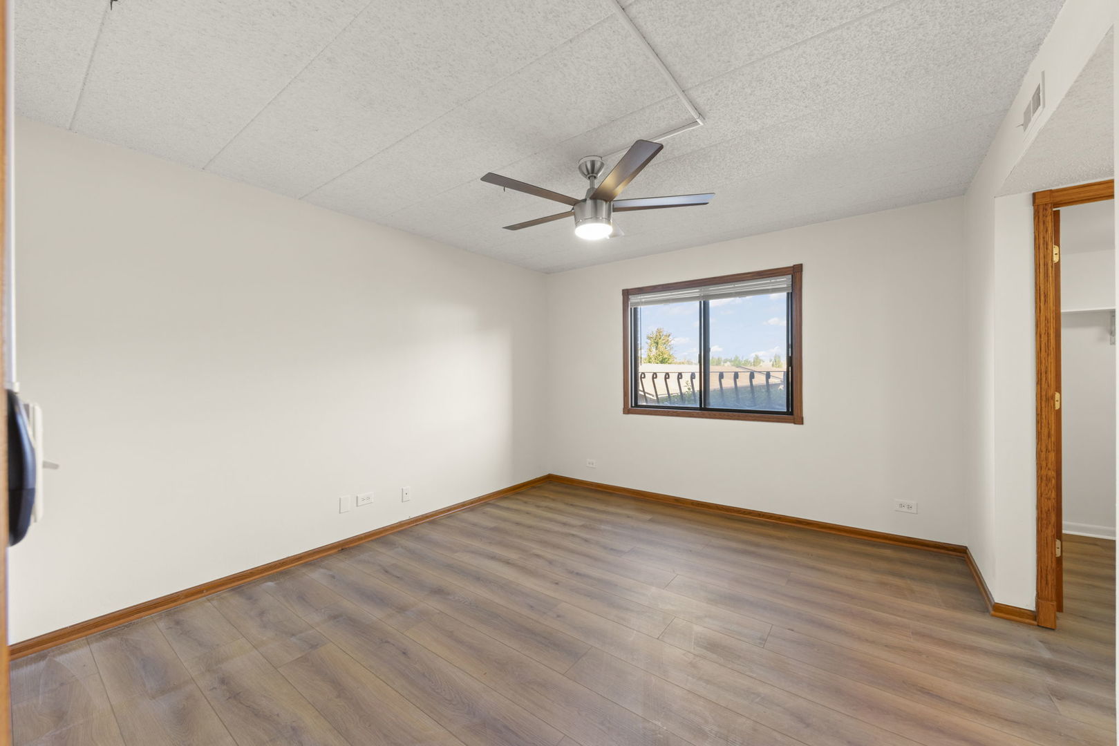 8202 Piers Drive #1302, Woodridge, IL 60517
