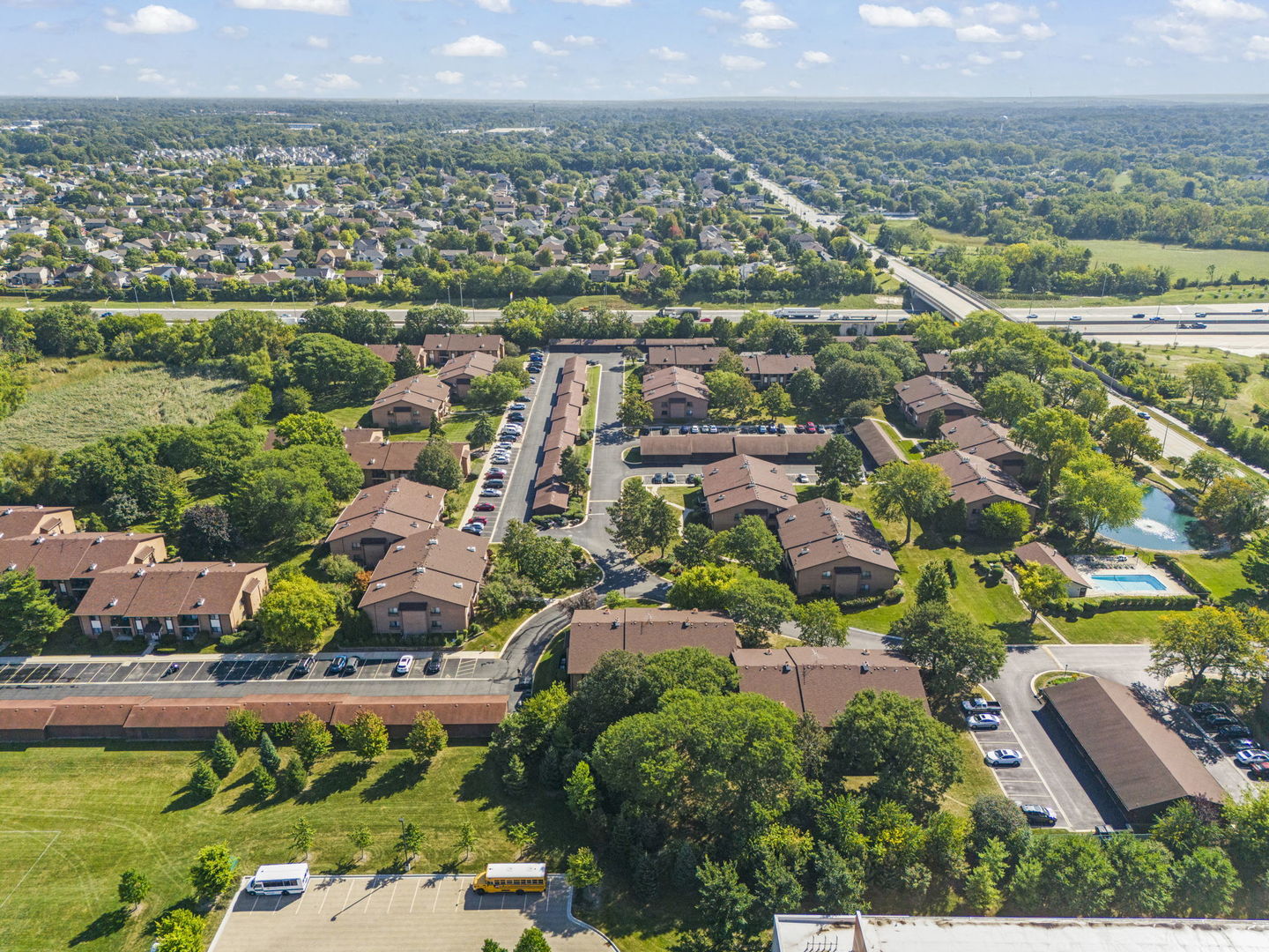 8202 Piers Drive #1302, Woodridge, IL 60517