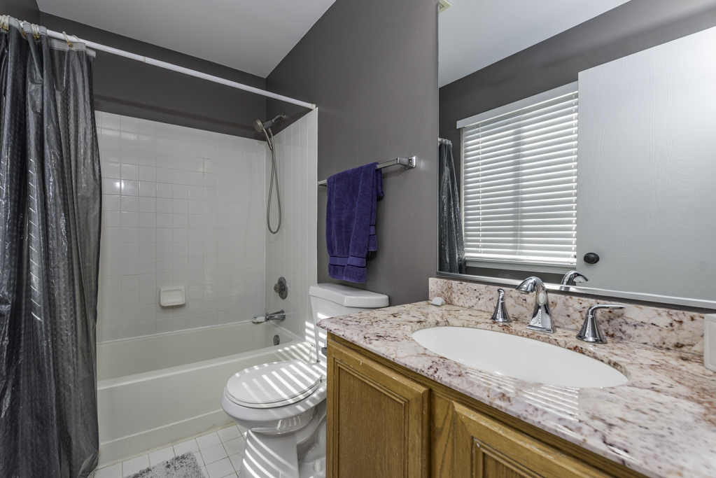 118 E Green Valley Court, Round Lake Beach, IL 60073