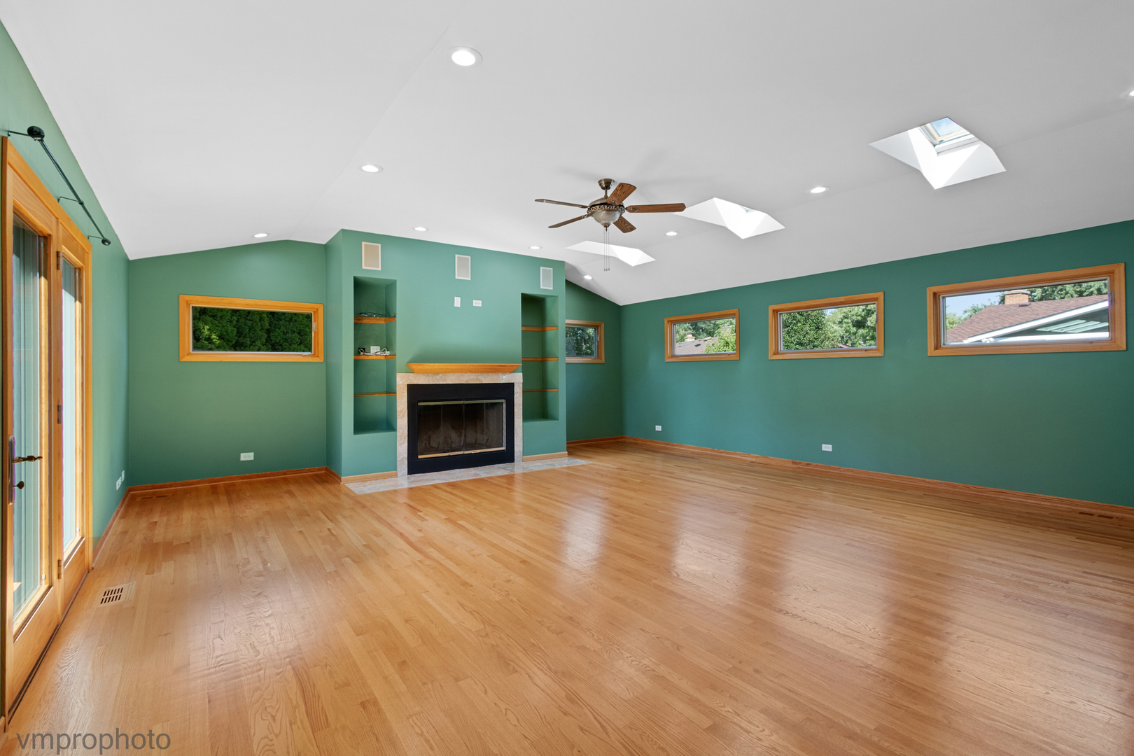 1018 E Kitson Drive, Palatine, IL 60074