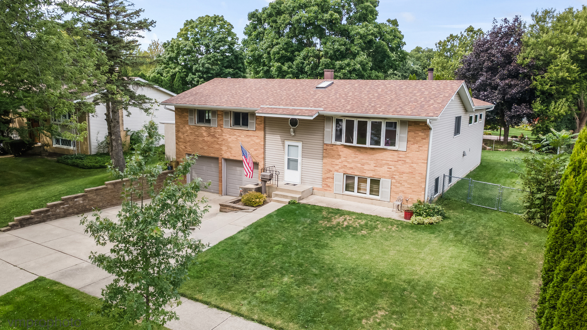 1018 E Kitson Drive, Palatine, IL 60074