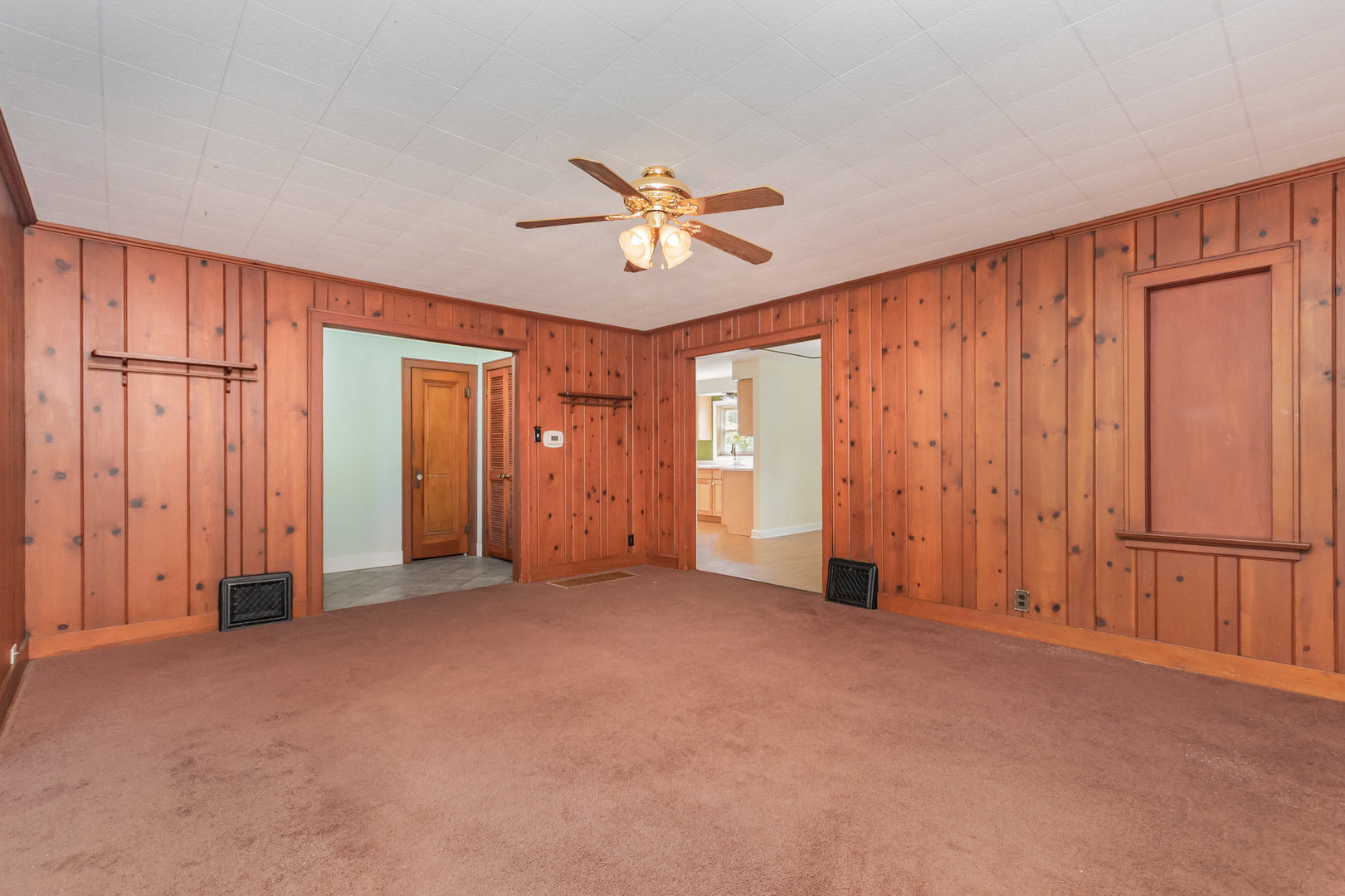 215 W Rock Street, Plano, IL 60545