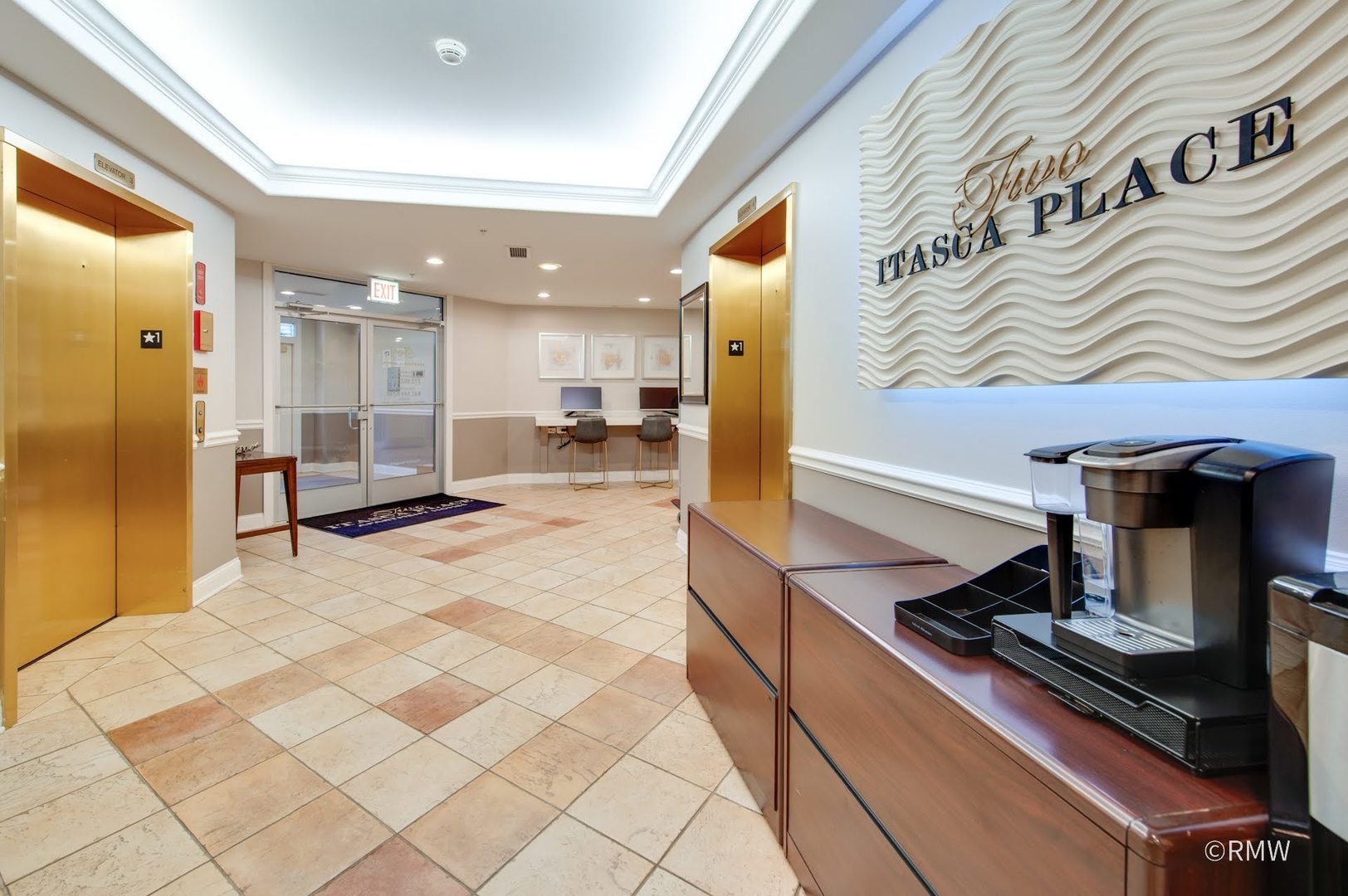 2 Itasca Place #521, Itasca, IL 60143