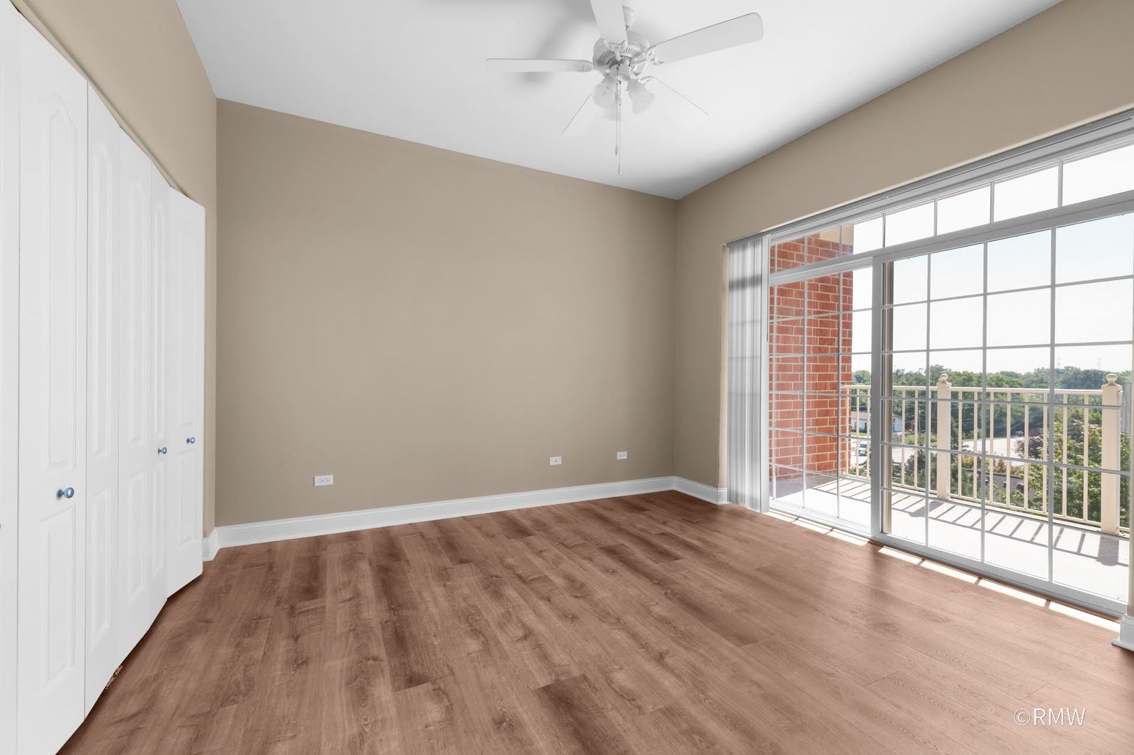 2 Itasca Place #521, Itasca, IL 60143