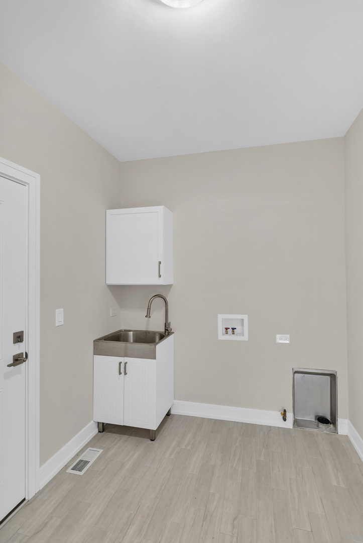 16546 Pear Avenue, Orland Park, IL 60462