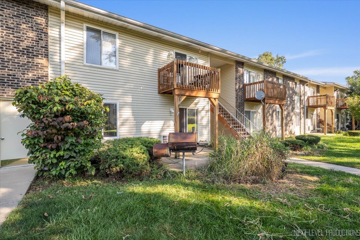 2100 Light Road #109, Oswego, IL 60543