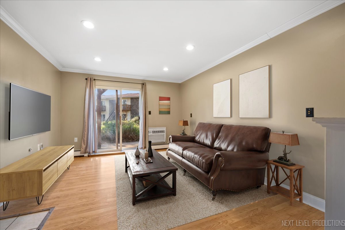 2100 Light Road #109, Oswego, IL 60543