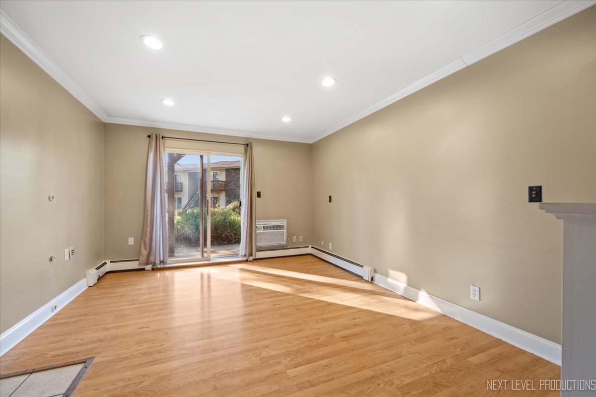 2100 Light Road #109, Oswego, IL 60543