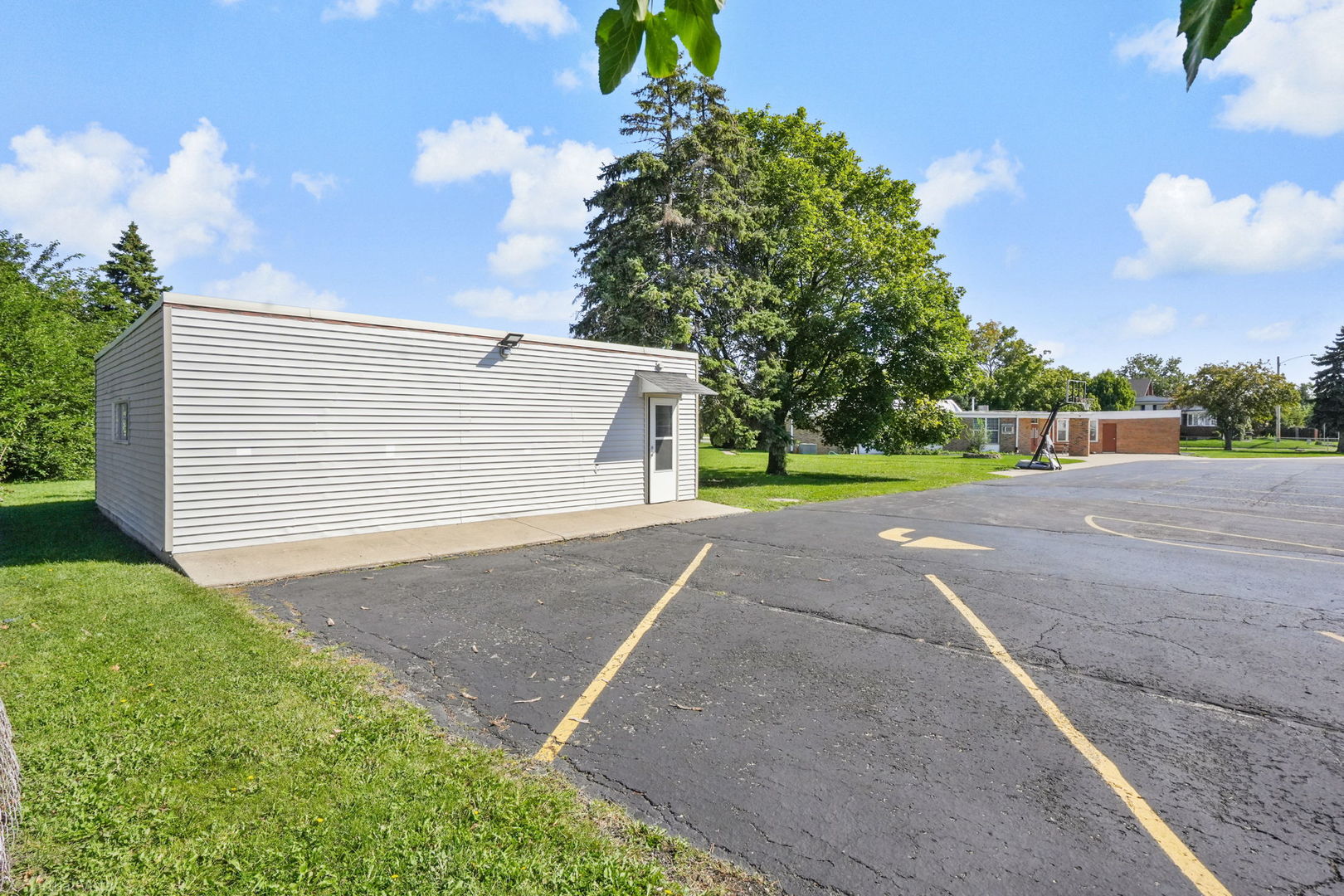 800 Beau Drive, Des Plaines, IL 60016