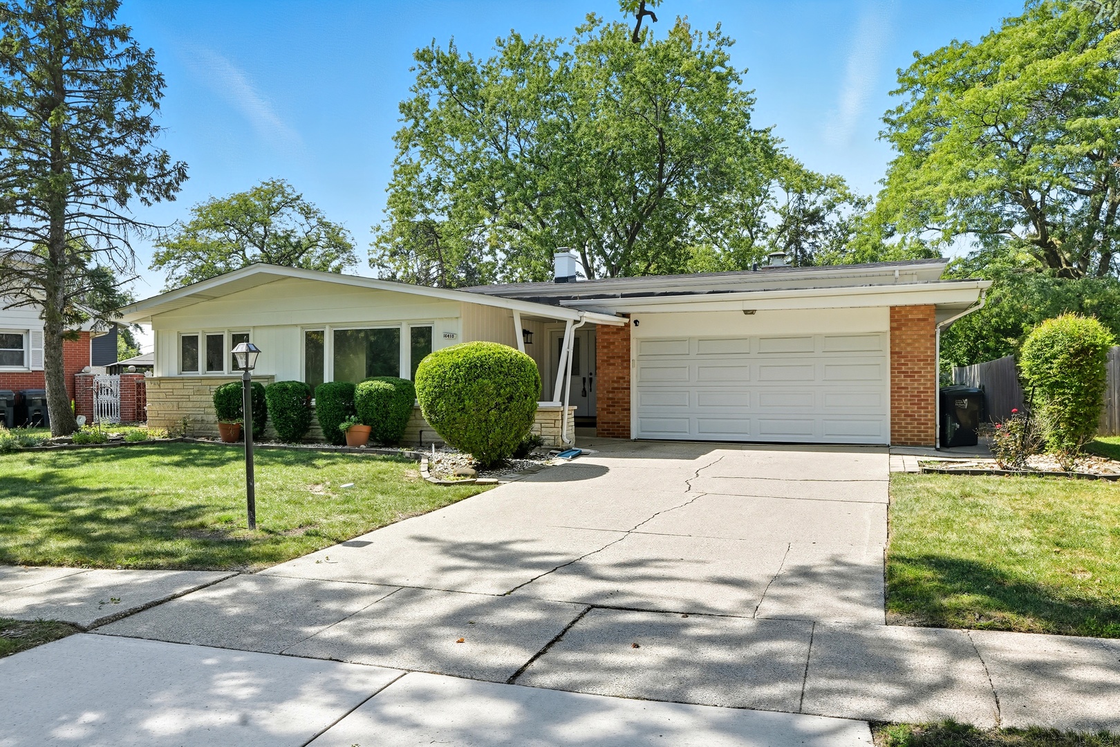 16410 University Avenue, South Holland, IL 60473