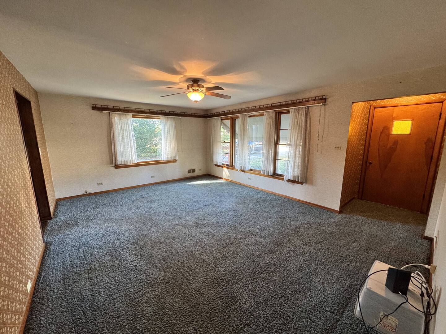 9417 S 77th Avenue, Hickory Hills, IL 60457