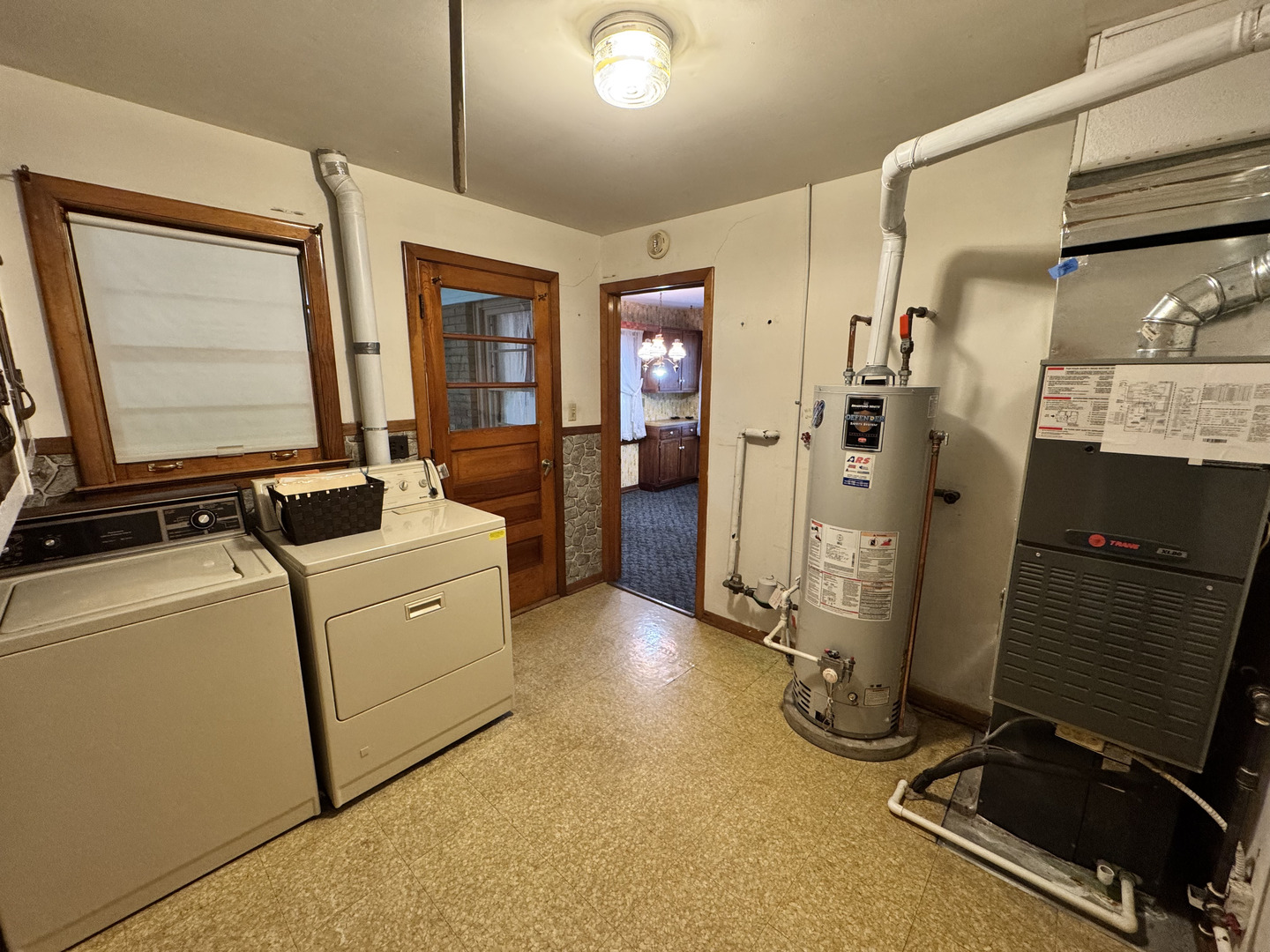 9417 S 77th Avenue, Hickory Hills, IL 60457