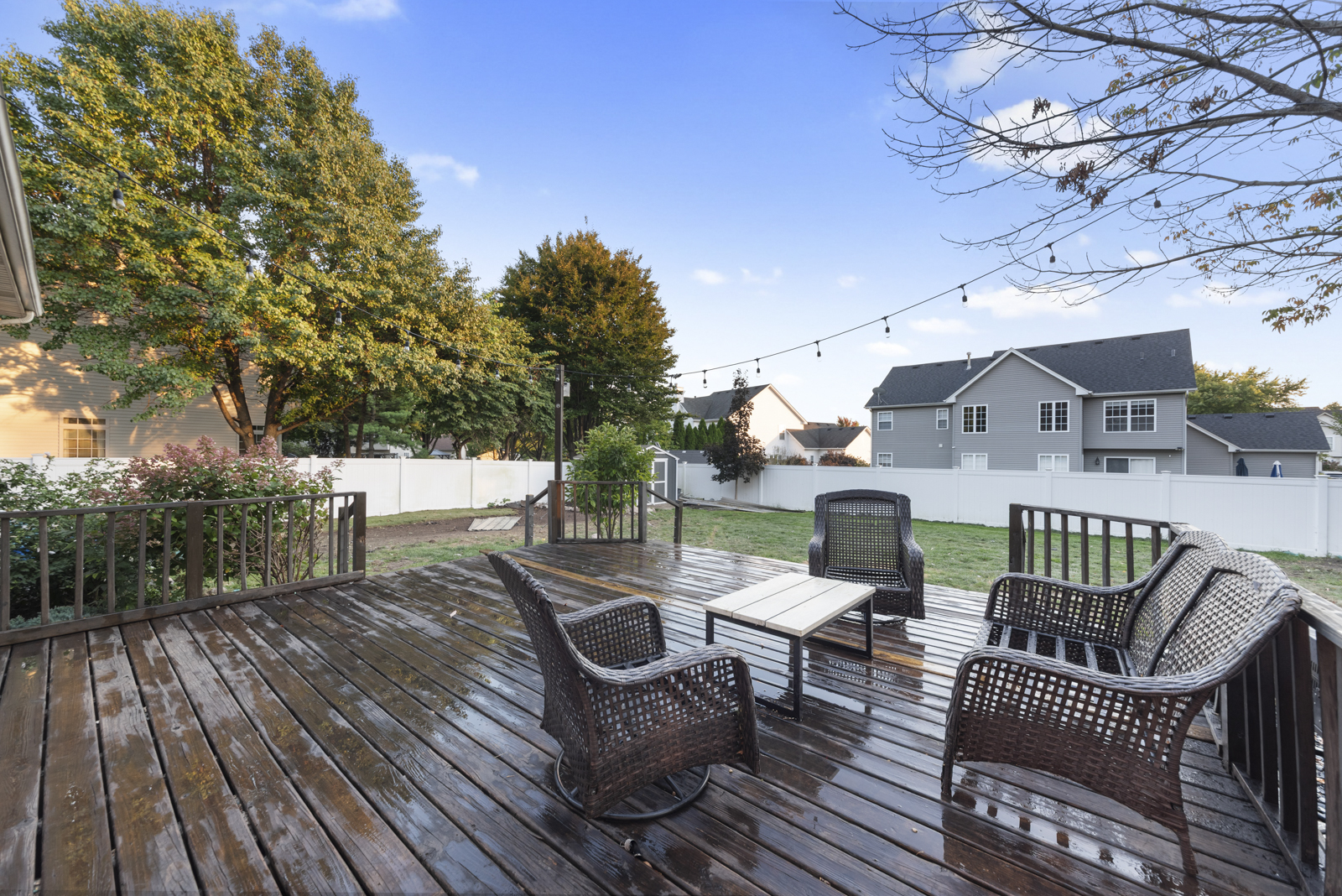 466 Greenview Lane, Oswego, IL 60543