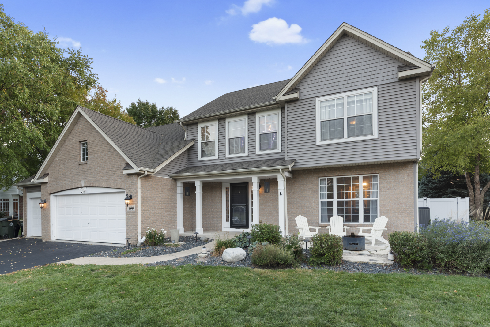 466 Greenview Lane, Oswego, IL 60543