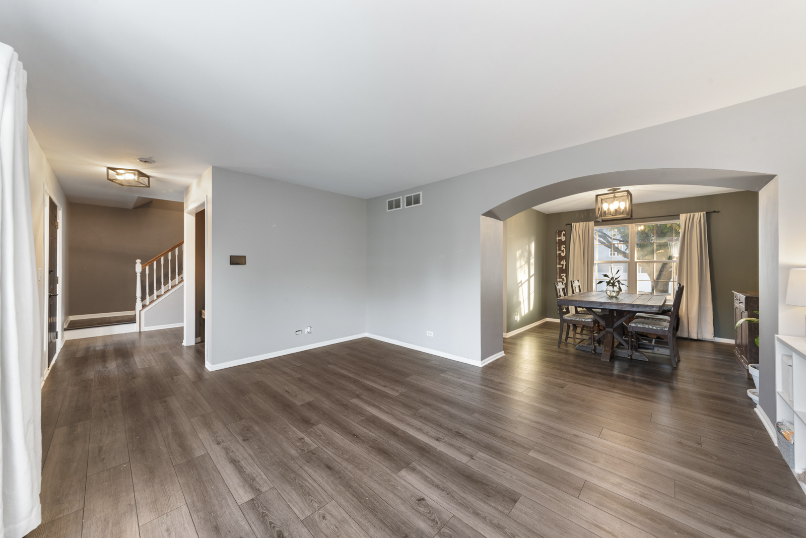 466 Greenview Lane, Oswego, IL 60543