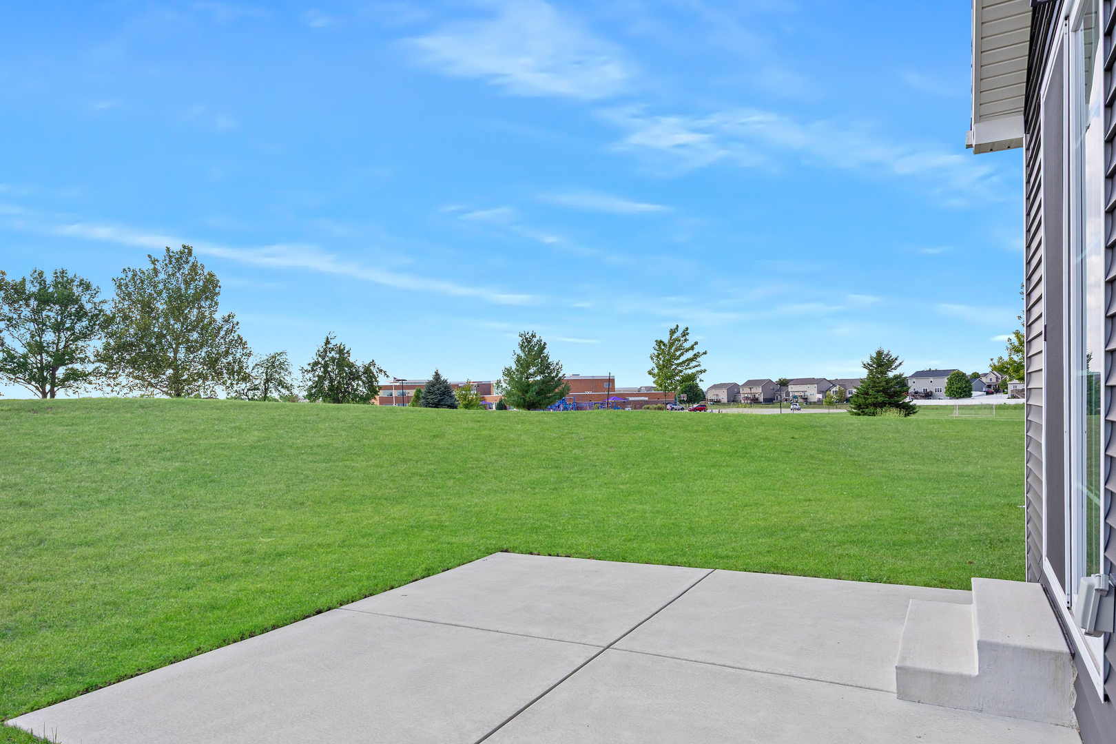 1511 Lincoln Park Drive, Bloomington, IL 61705