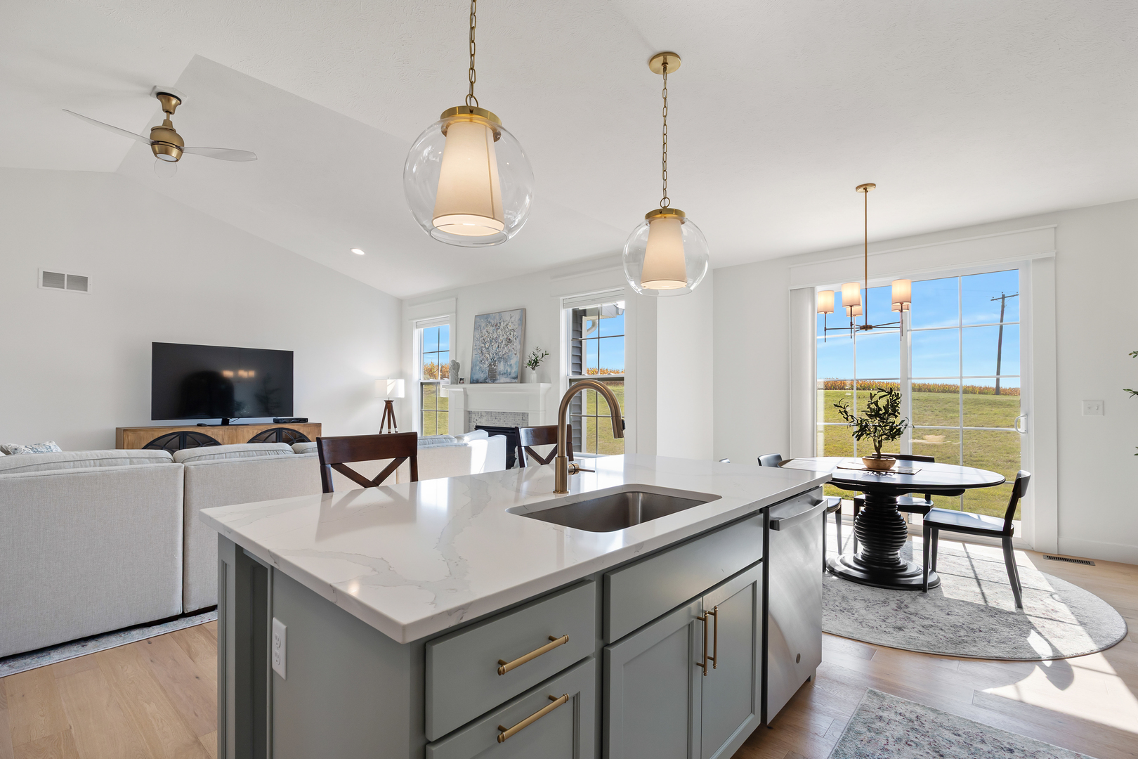 1511 Lincoln Park Drive, Bloomington, IL 61705