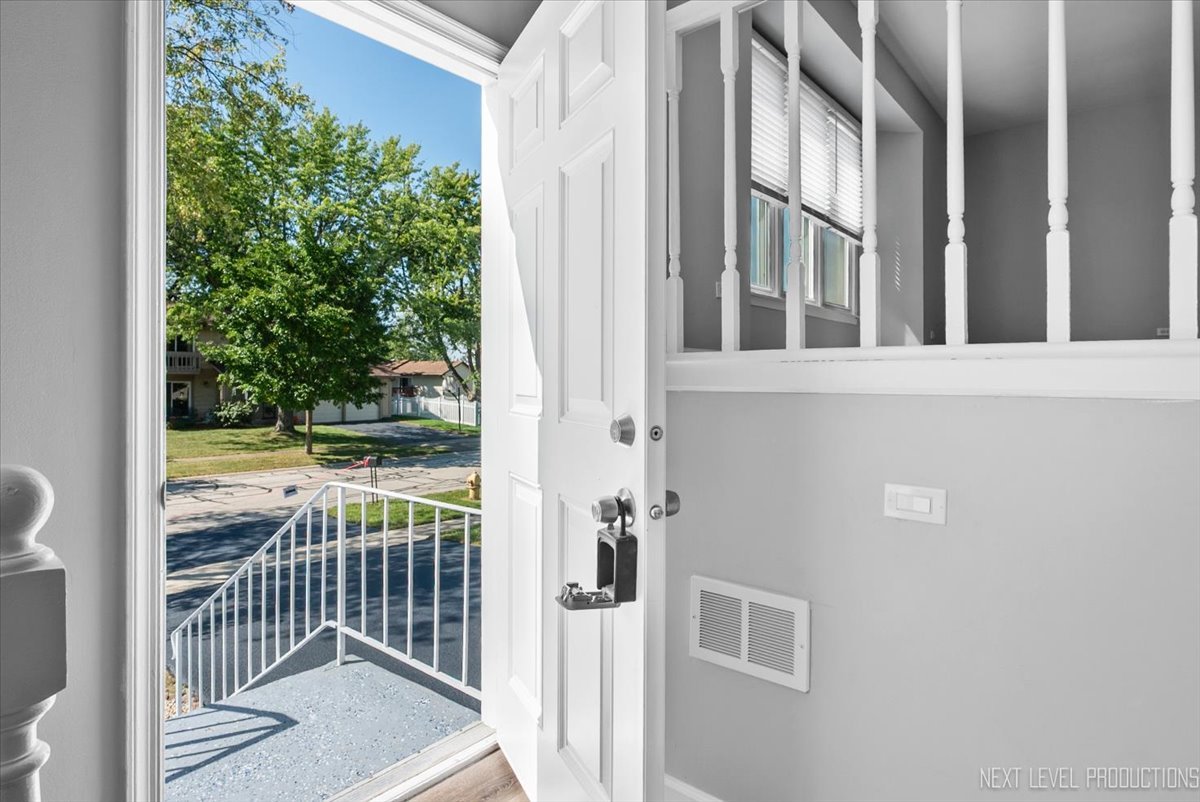 550 Piccadilly Lane, Bolingbrook, IL 60440