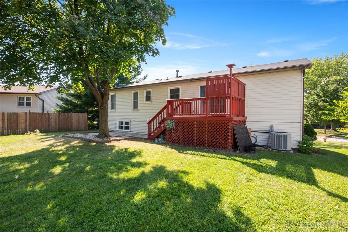 550 Piccadilly Lane, Bolingbrook, IL 60440