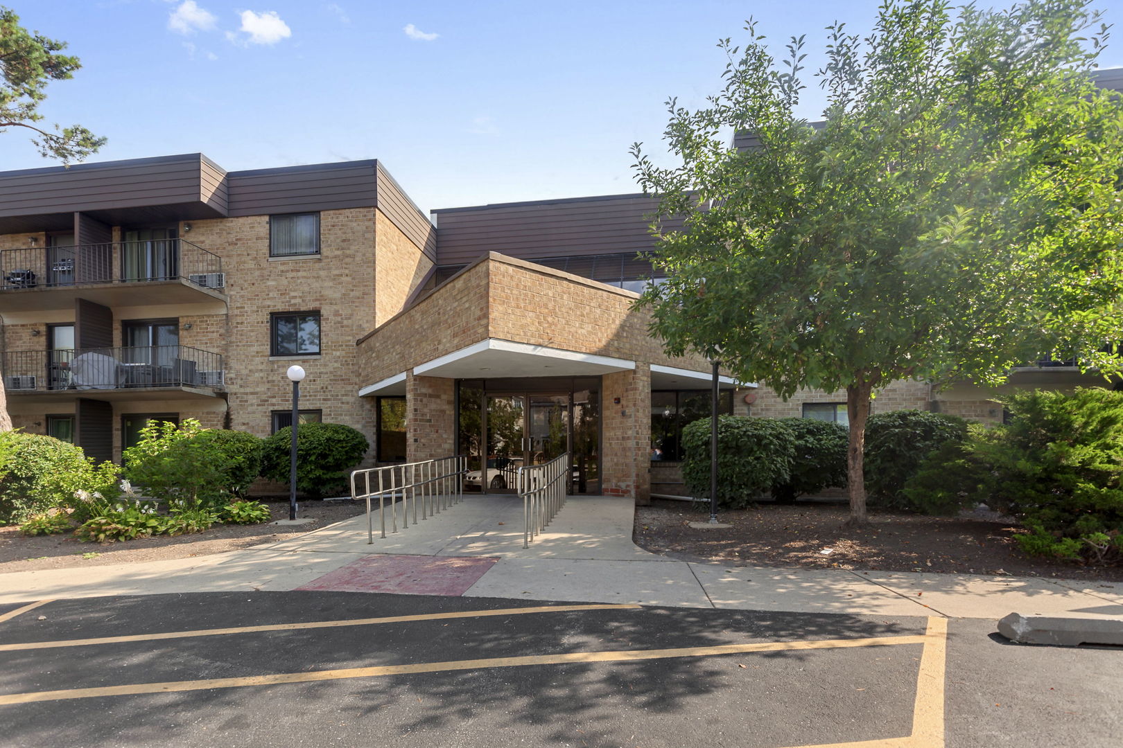 5600 ASTOR Lane #103, Rolling Meadows, IL 60008