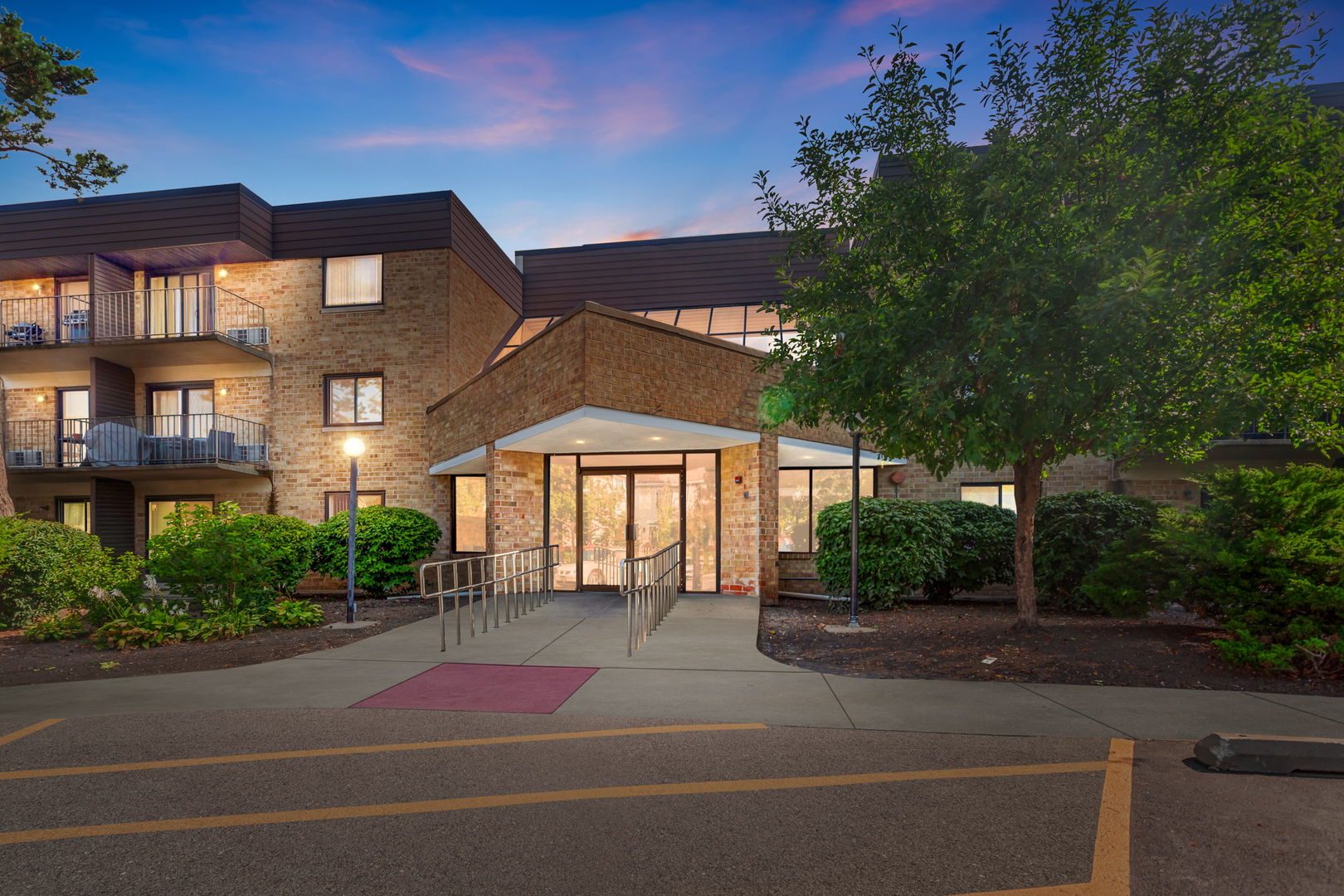 5600 ASTOR Lane #103, Rolling Meadows, IL 60008