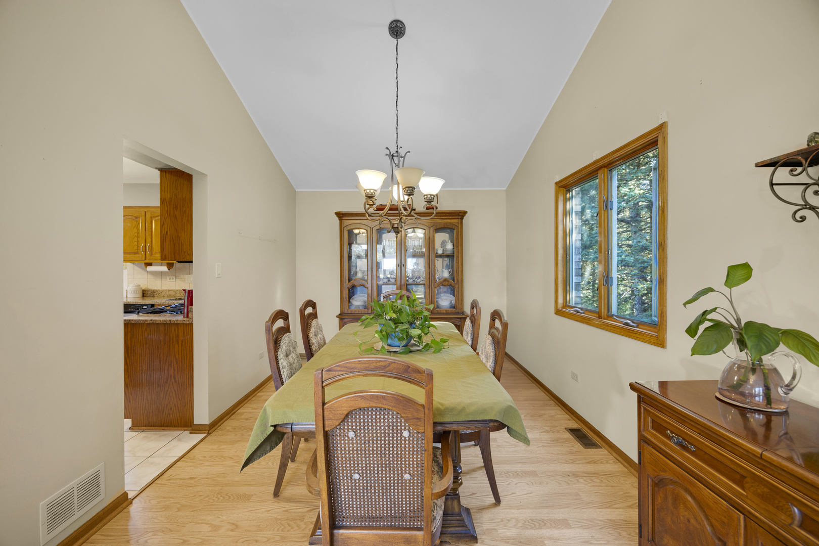 7810 W 102nd Street, Palos Hills, IL 60465