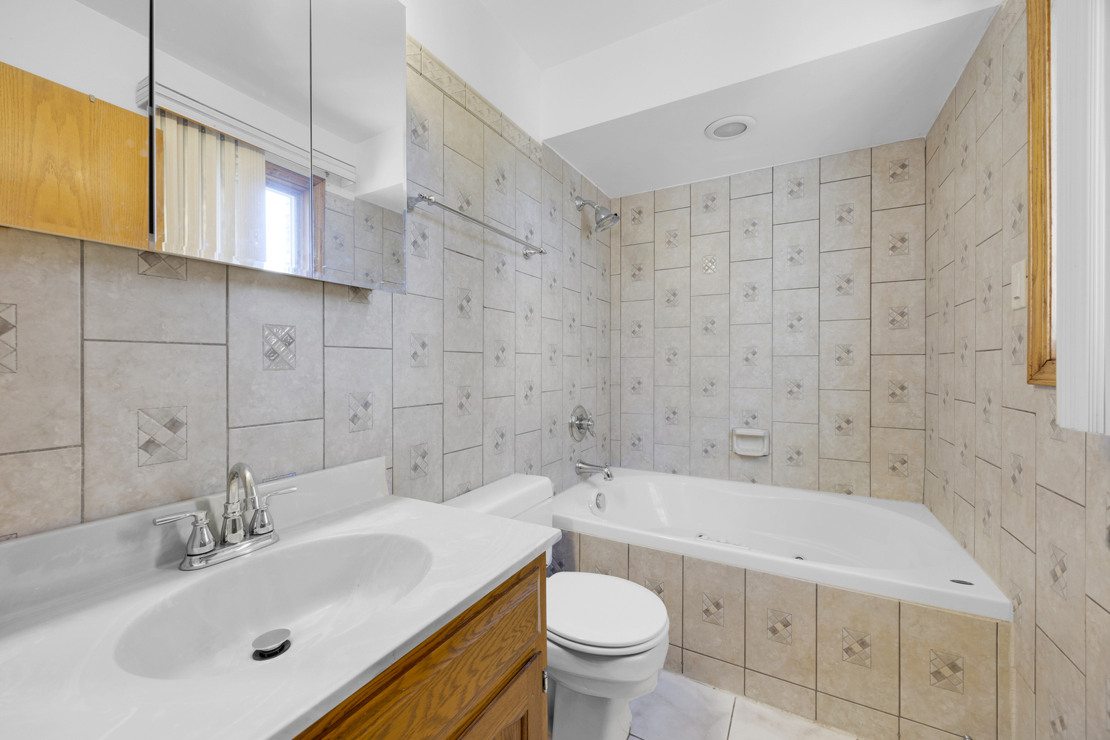 7810 W 102nd Street, Palos Hills, IL 60465