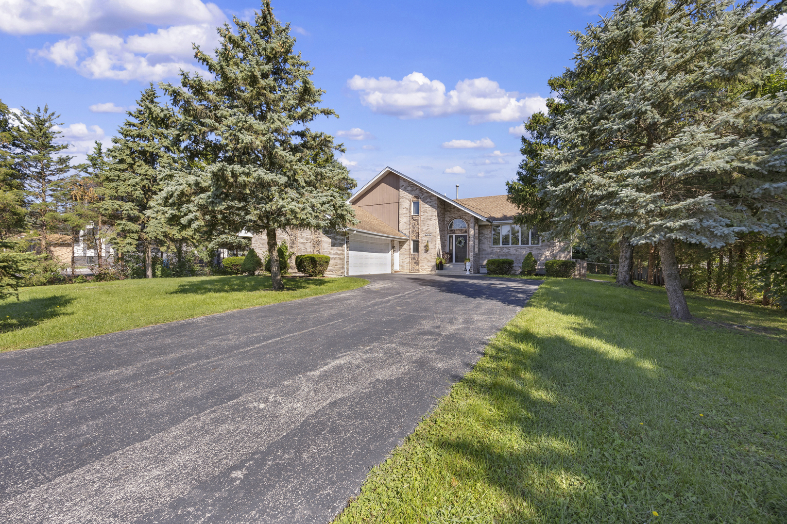 7810 W 102nd Street, Palos Hills, IL 60465