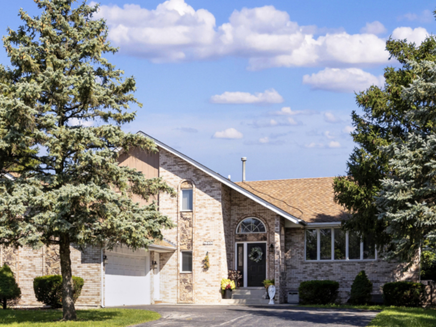 7810 W 102nd Street, Palos Hills, IL 60465