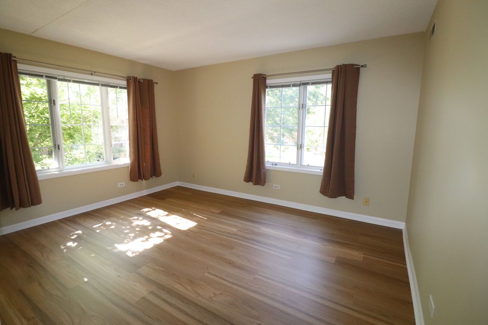 112 Day Street #204, Bloomingdale, IL 60108