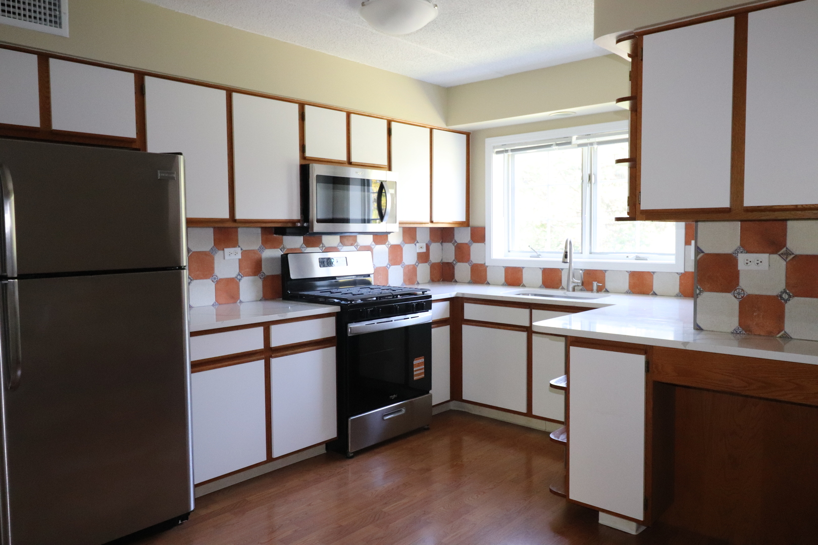 112 Day Street #204, Bloomingdale, IL 60108