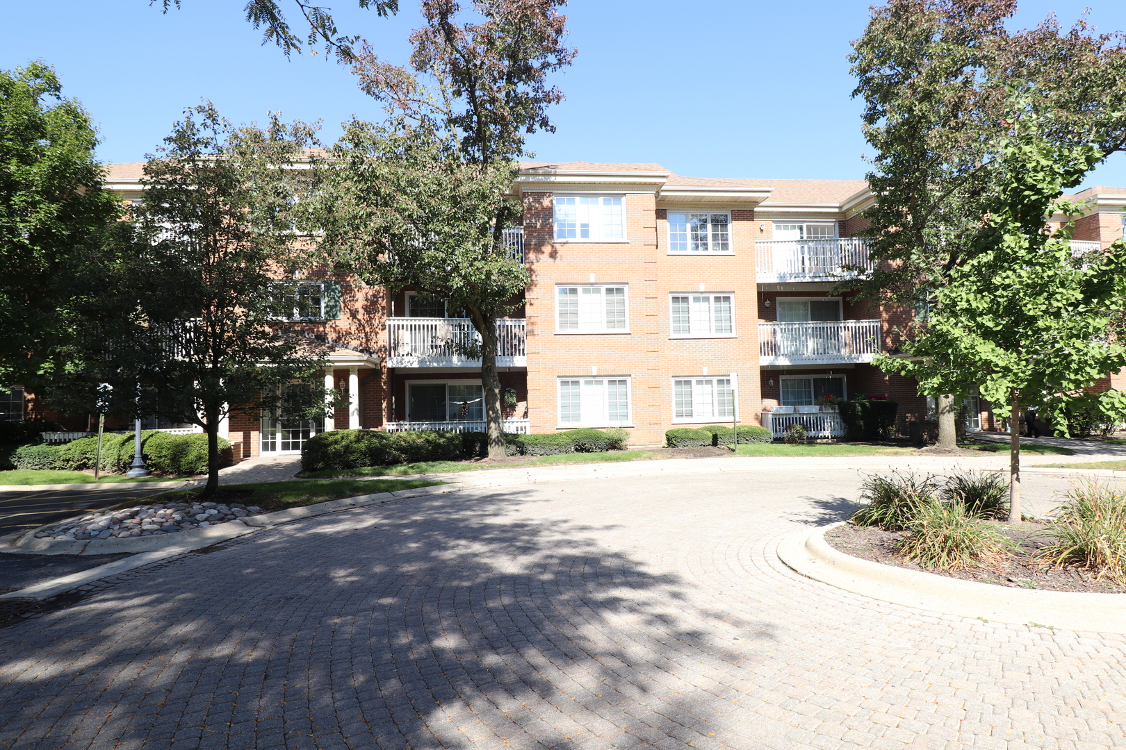 112 Day Street #204, Bloomingdale, IL 60108
