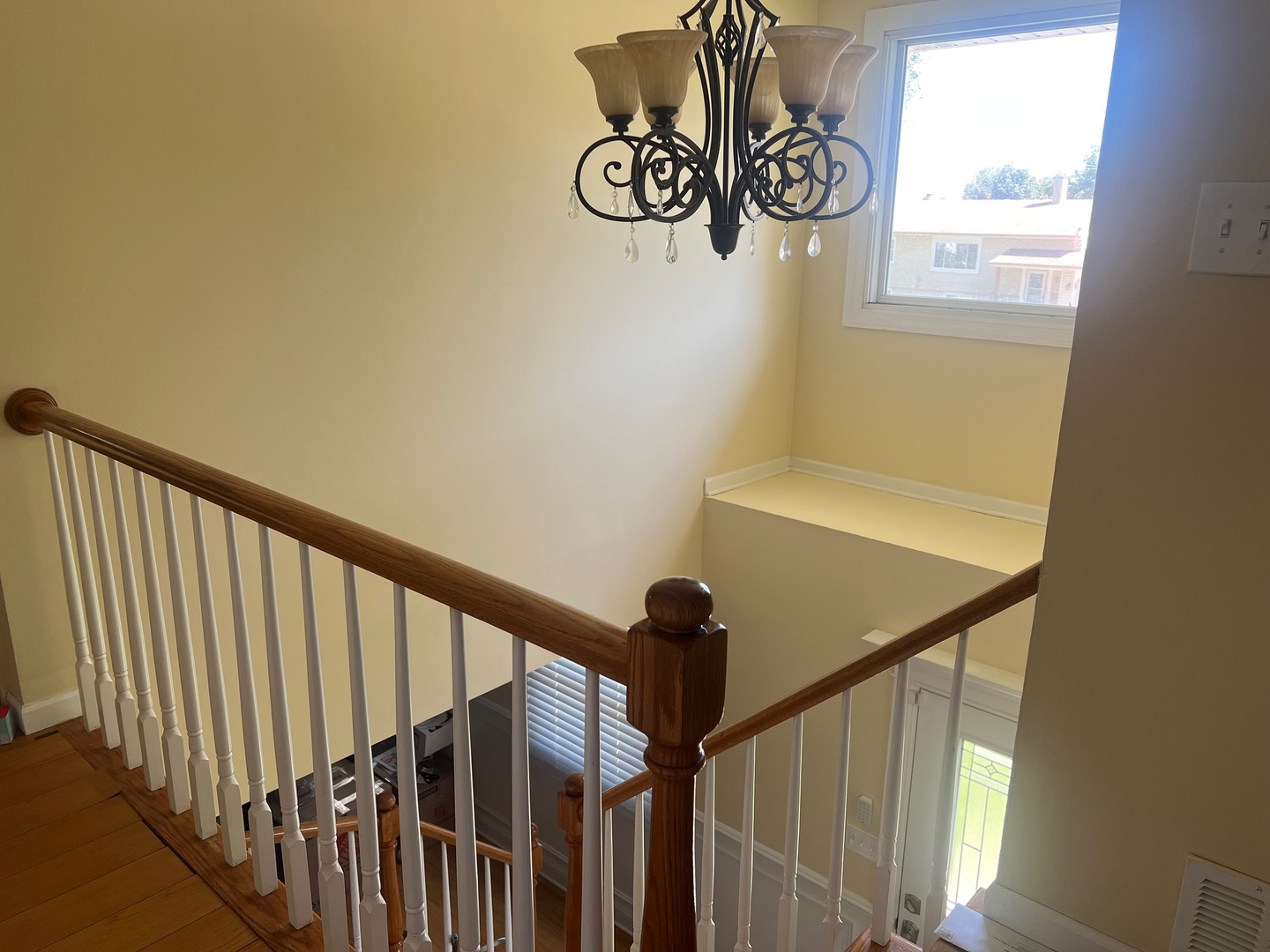 1423 Windsor Circle, Carpentersville, IL 60110